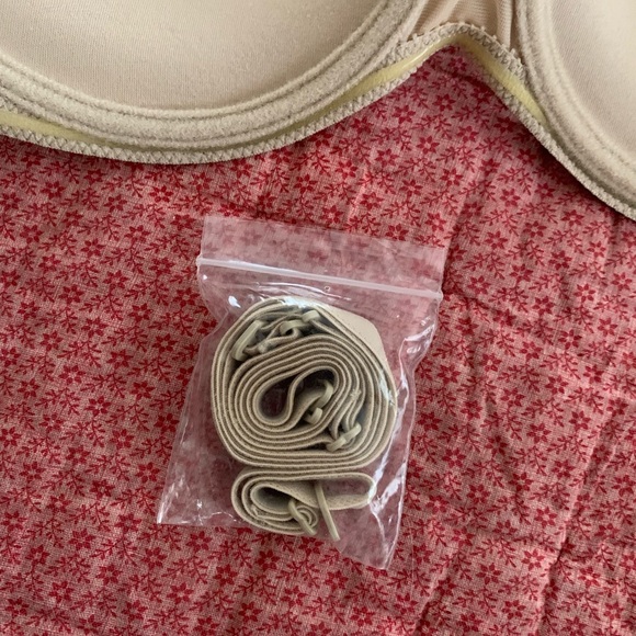 Calvin Klein adjustable strapless bra size 36C - Picture 5 of 6